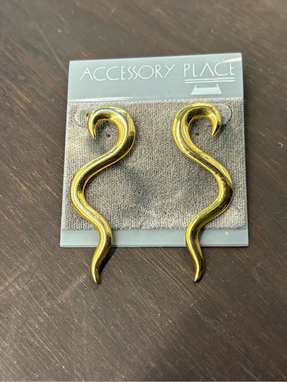 Vintage Accessory Place Gold Snake Curve Earrings